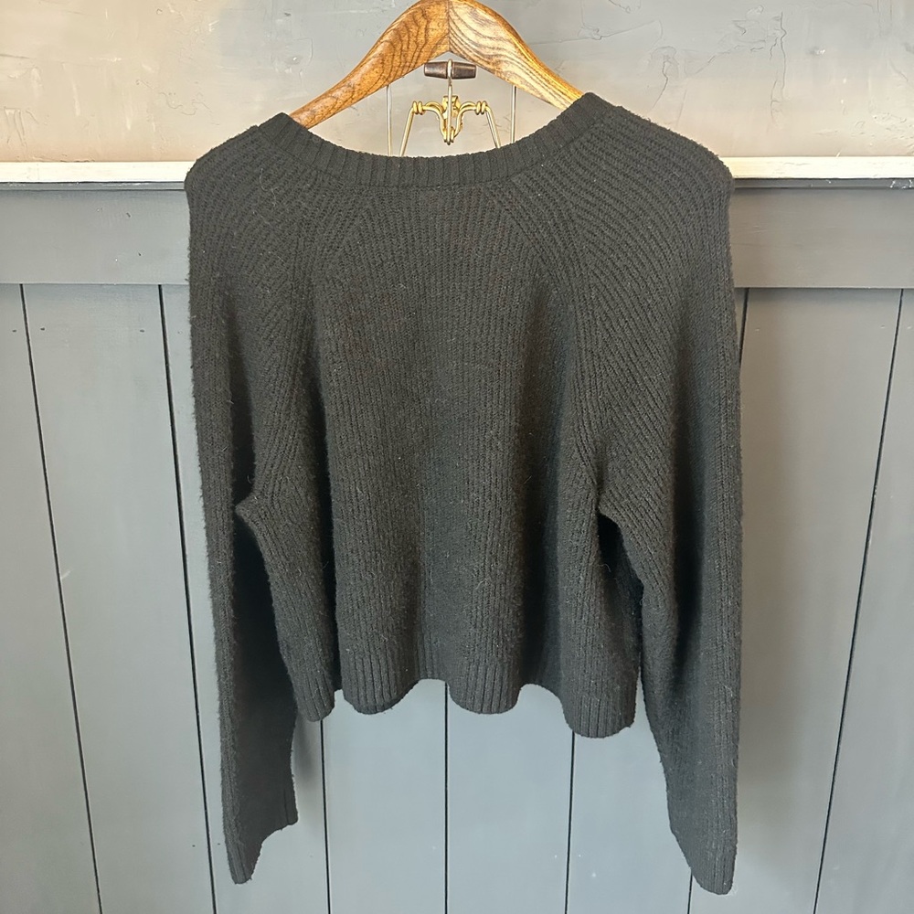 Torrid Button Up V-neck Fuzzy Cardigan Pullover Long Sleeve Size 3/3X (22/24) - Picture 2 of 11